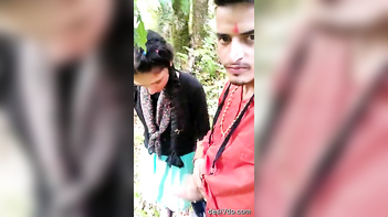 Babe Gives Mind-Blowing Outdoor Handjob, Sucking Dick Like a Pro