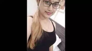 Indian Babe Gets Pounded Like a Champ in These Leaked MMS Clips