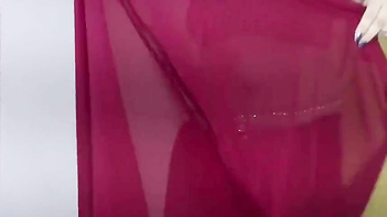 Filthy Desi Milf With Juicy Sex Belly Reveals Her XXX Navel On Cam