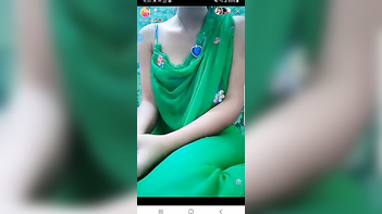 Indian Chick Gets Wild, Finger-Fucking Herself Like a Freaking Pro