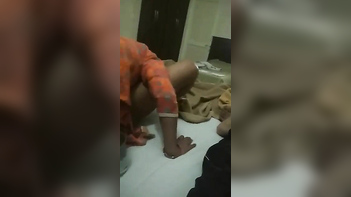 Desi Couple Sucking Dick Like Pros, Wild Sex Session Caught on Camera