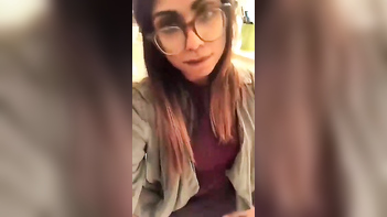 Desi Bitch Furiously Fingers Her Wet Pussy Till She Screams and Creams.