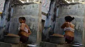 Horny Desi Bitch Fucks Herself Silly Sending XXX Clips to Her Man.