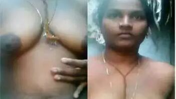Busty Indian Slut Cheats on Hubby in Wild XXX Webcam Show
