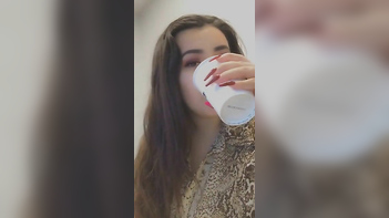 Desi Slut Flashes Her Massive Tits in Steamy Selfie MMS Video.