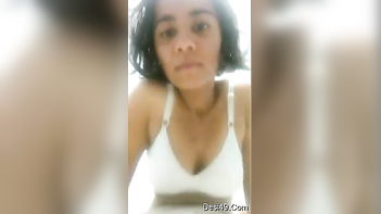 Busty Desi Babe Flaunts Tits and Cunt on Live Video Feed for Horny Viewers.