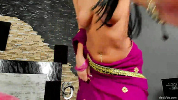 Fap-Worthy Hottie in Pink Saree Gyrates and Grinds Erotically Nude.