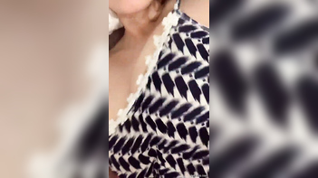 Gorgeous Muslim NRI GF Teases and Pleases Her Lucky BF.