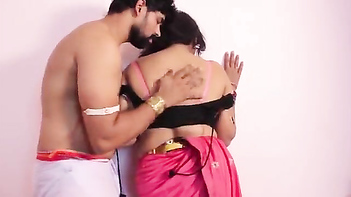 Mallu Tamil Aunty Gets Pounded Hard by Boyfriend in Steamy Romance Sex Video