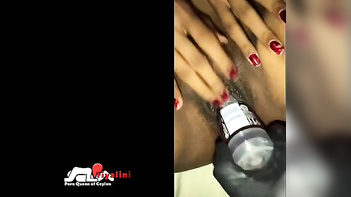 Her Scream as She Takes a Deep Fisting and Dirty Talks Her Way to Orgasm
