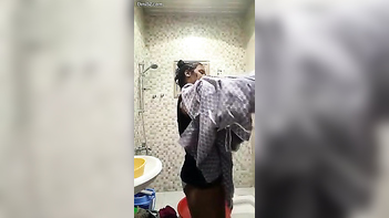Bitchy Desi Beauty Strips and Teases in Wild Sex Show on XXX Camera