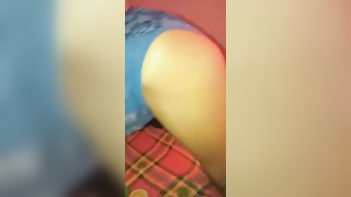 Horny Slut Rushes Home to Finger Her Cunt and Squirt Everywhere.