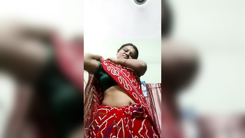 Desi Aunty's Juicy Selfie Teases Ex-Boyfriend with Her Big Tits and Wet Pussy