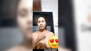 Indian Aunty Flaunting Her XXX Berries on a Steamy Video Call.