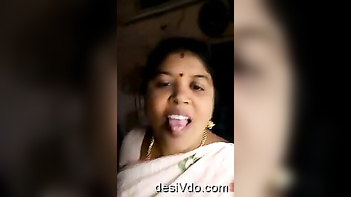 Hot South Indian Bhabhi Flaunts Her Juicy Tits and Masturbates Hard.