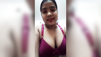 This Horny Bangladeshi Bhabi Get Naughty for Her Husband on Valentine's Day!