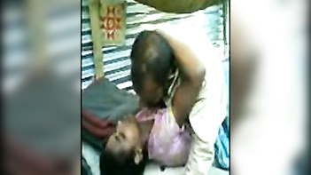 Muslim Village Aunty Gets Pounded by Hubby’s Friend in Wild Sex Session