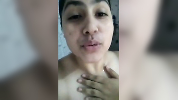 Paki Chudai Chick Yanks Towel Down, Flaunts XXX Boobs to Horny Viewers