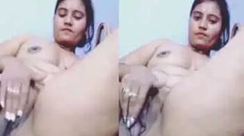 Indian Babe's Juicy Pussy Gets Fingered and Spreads Wide on Camera
