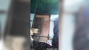 Desi Bitch Gets Off Hard, Screaming While Fingering Her Wet Cunt.