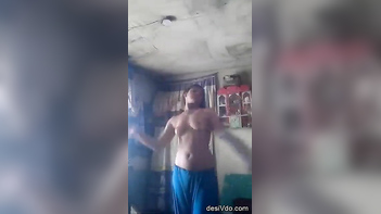 Pathan Bitch Gets Her Wet Cunt Rubbed Hard and Moans Loud.