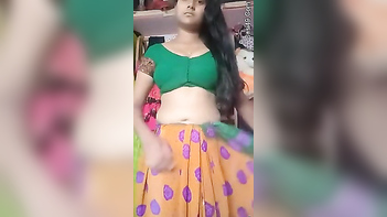 Wild Indian Teen Flashes Juicy XXX Tits and Brown Nipples in Steamy Action