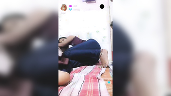 Desi Babe Squirts Hard on Live Cam, Screaming and Cumming Nonstop.