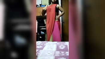 Busty Desi Babe Dances Naked, Flaunts XXX Tits and Wet Pussy on Live Sex Cam.