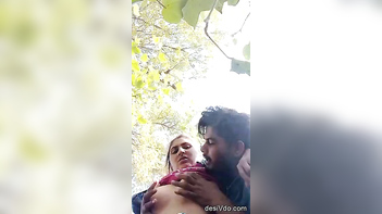 Horny Indian Village Couple Goes Wild Outdoors in Broad Daylight.