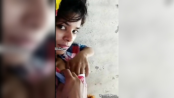 Attractive Desi Girl Teases and Flashes Her XXX Boobs on the Bed