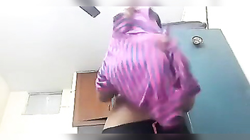 Busty Indian Wife Flashes Her XXX Boobs While Changing in a Steamy Sex Show.