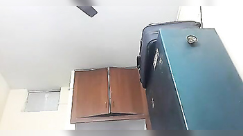 Busty Indian Wife Flashes Her XXX Boobs While Changing in a Steamy Sex Show.