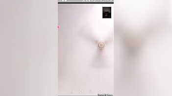 Indian Babe Rubs Her Wet Pussy on Cam While Chatting Live.