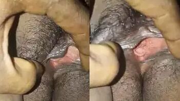 Indian MILF Gets Her Muff Pounded Hard by Horny Man with Nothing Better to Do.