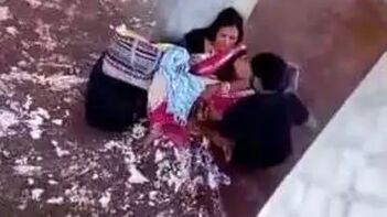 Mature Slut Moans Loud as Lover Furiously Fingers Her Wet Pussy Outdoors.