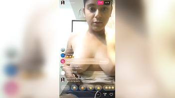 Desi Bhabi Flaunting Her Massive Tits in a Live App Show!