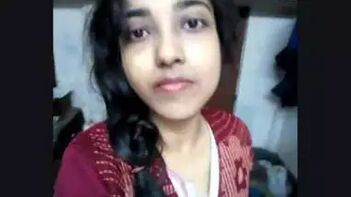 Desi Slut Flashes Her Juicy Tits and Begs for Cock.