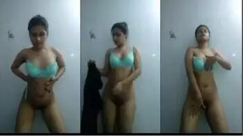 Indian Sexpot Nails It in Bathroom Solo XXX Chudai Show - Damn, She’s Insane!