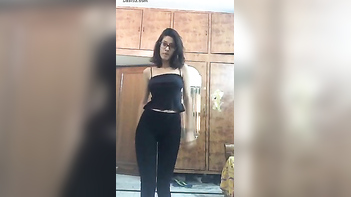 Hot Dubai Babe Shakes Her Tits and Ass in Sexy Dance.