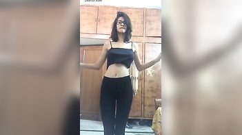 Hot Dubai Babe Shakes Her Tits and Ass in Sexy Dance.