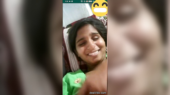 This Naughty Desi Bitch Flash Her Juicy Tits and Make You Beg for More!