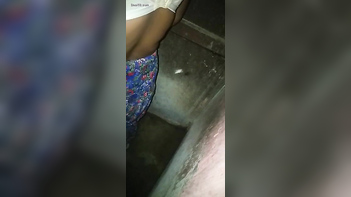 Desi Bhabi Caught Masturbating in the Bathroom - Explicit Sex Tape Leak