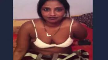 Richa Bhabi Getting Pounded by Neighbour in Leaked HQ Hindi Audio Clip!