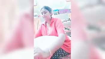 Nude Desi Babe Gets Raunchy on Sex Cam, Wears Out Her XXX Body.