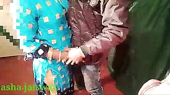 Hot Aunty Banged Hard by Horny Plumber in Wild Desi XXX Sex Video