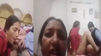 Filthy Mature Aunty Fucking Herself on Camera, Moaning and Cumming Hard.