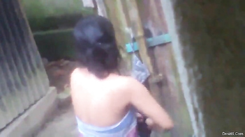 Indian MILF Scrubs Her Giant Tits and Ass Outdoors in Wild Sex Video.