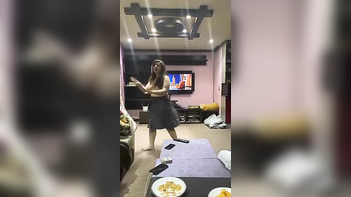 Nasty Pakistani Slut Grinds Bare on Yeh Mera Dil, Dirty Dance and Soaking Cunt Close-ups.
