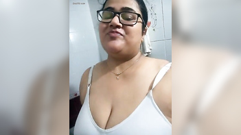 Bhabi's Nude Selfie - Slutty Bhabi Flashes Tits and Pussy for Lover's Pleasure
