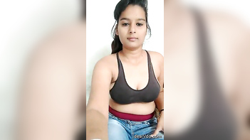 Desi Hottie Gets Naughty - Watch Her Seductive Moves and Wild Orgasms!